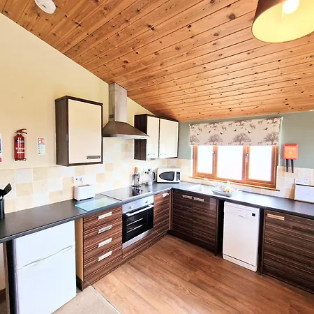 Lomond 2 With Private Hot Tub - Fife - Loch Leven - Lomond Hills Villa Kelty Exterior photo