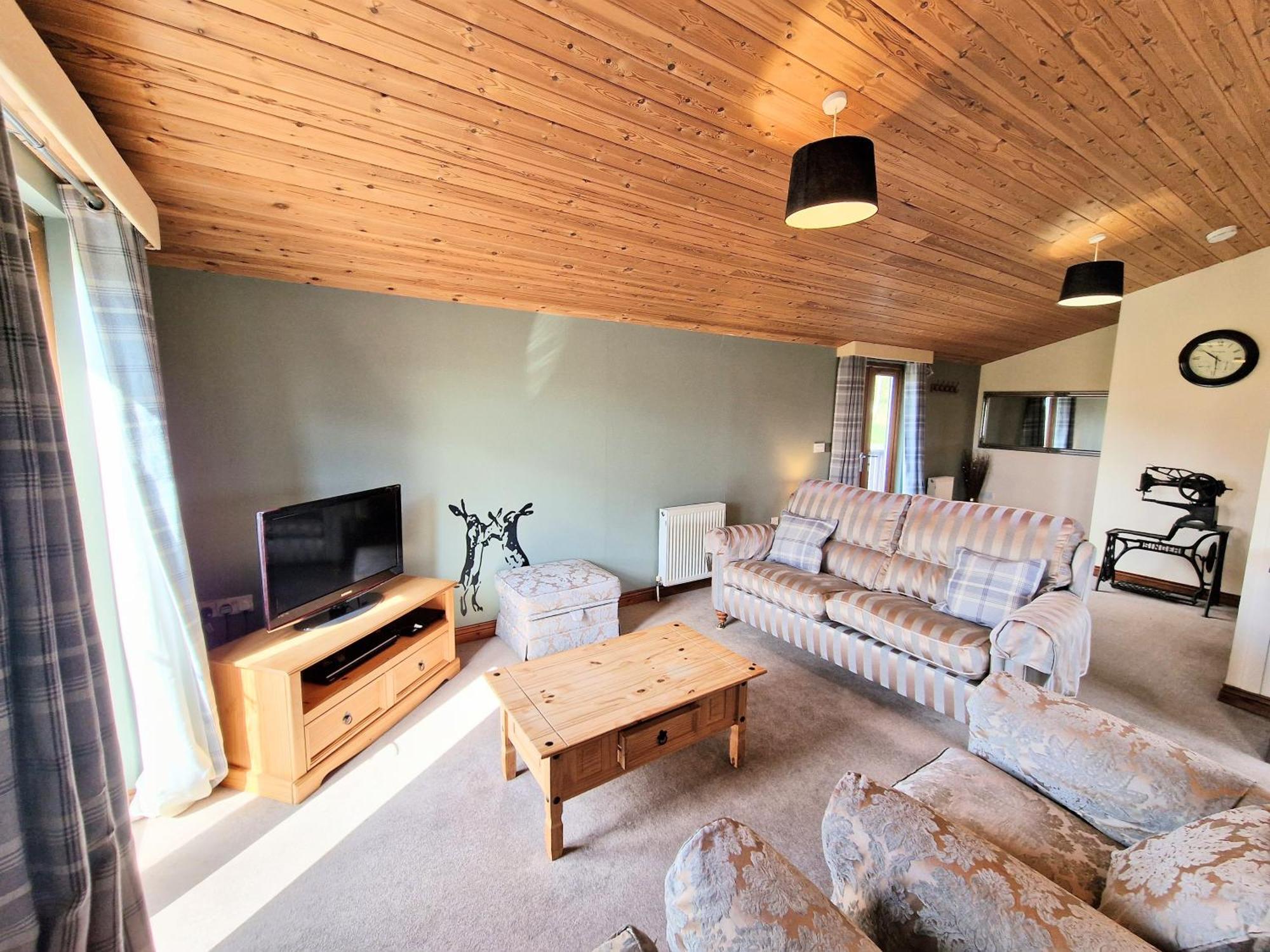 Lomond 2 With Private Hot Tub - Fife - Loch Leven - Lomond Hills Kelty