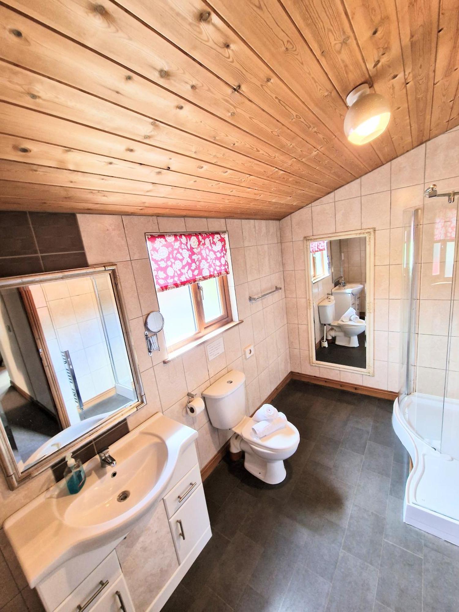 Lomond 2 With Private Hot Tub - Fife - Loch Leven - Lomond Hills Kelty